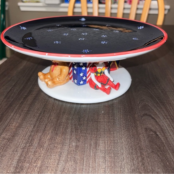 CHRISTMAS TWILIGHT CAKE STAND PEDESTAL Laurie Gates 2000 11" Cellar Footed EUC - Picture 5 of 7